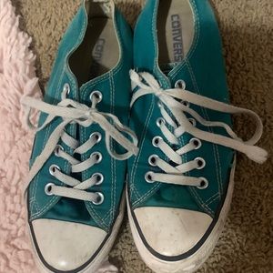 Blue converse!